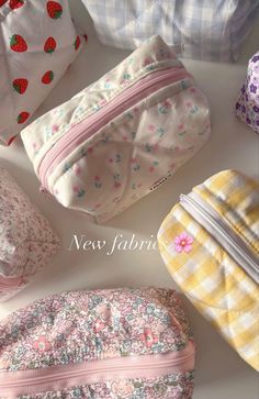 Cute Skincare Bags, Skin Care Pouch, Coquette Sewing Ideas, Pouches Aesthetic, Cute Bags Aesthetic, Sewing Coquette, Coquette Sewing, Aesthetic Pouch