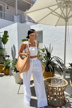 Uncover the ultimate Mykonos outfit guide, perfect for island adventures. From breezy brunch ensembles to elegant dinner attire, find inspiration for every occasion in Mykonos. Mykonos Outfit Summer | Mykonos Outfit | Mykono Outfit | Mykonos Outfits | Mykonos Greece | Mykonos Vacation | Mykonos Looks | Mykonos Trip | Beach Outfit | Vacation Outfit | Europe Outfit | Cute Vacation Outfit | Greece Outfit Ideas | Europe Summer Outfit | What To Wear In Mykonos | Mykonos Packing List #Mykonostravel Mykonos Outfit Ideas, Outfit Ideas Europe, Mykonos Outfit, Outfits Ideas For Summer, Greece Vacation Outfit, Greece Outfit Ideas, Dinner Attire, Casual Brunch Outfit