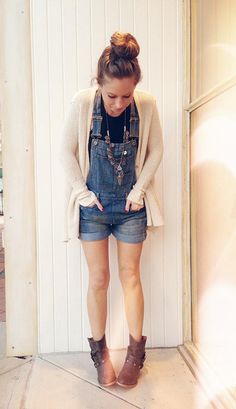 Early Fall Layering Inspiration From FP Me | Free People Blog #freepeople Shorts With Boots, Overall Shorts Outfit, Layering Inspiration, Fall Layering, Jeans Overall, Spring Fashion Outfits