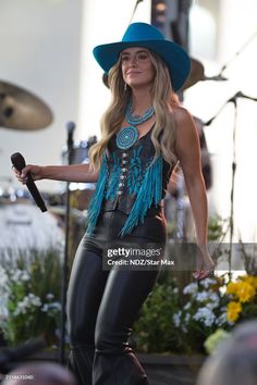 Lainey Wilson Costume, Leather Pants Western Outfit, Lainey Wilson Concert Outfit, Lainey Wilson Hair, Lainey Wilson Concert Outfits, Lainy Wilson, Lainey Wilson Style, Band Concert Outfit, Lainey Wilson Outfits