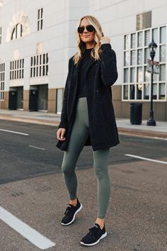 Leggins Outfit, Weekend Clothing, Outfits With Air Force Ones, Workout Outfits For Women, Outfits With Jordan 1s Fashion Styles, Lululemon Outfits, Quoi Porter, Athleisure Trend