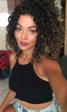 Nathalie Barros More Shoulder Length Hairstyle, Natural Curly Hair, Curl Hair, Short Curls, Wigs Hair, Beautiful Curls, Hair Envy