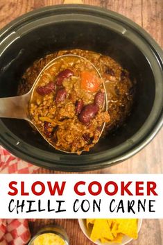 slow cooker chili con carne in a crock pot with text overlay