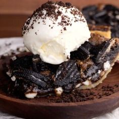 an oreo cookie dessert with ice cream on top