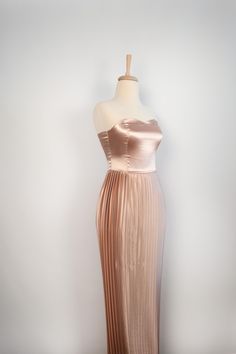 This pleated silk dress combines the elegance of pleats with the luxurious feel of silk, making it perfect for anyone looking to elevate their wardrobe. Whether you're searching for an off-shoulder pleated dress, a silk evening gown, or an elegant dress for weddings, this piece is designed to suit a variety of formal occasions. The pleats give the dress a refined yet playful look, while the sweetheart neckline adds just the right amount of allure. - Material: 80% Silk, 20% Polyester - Sweetheart Off Shoulder Silk Dress, Silk Pleated Skirt, Dress For Weddings, Silk Evening Gown, Dress Off Shoulder, Dress Pleated, Dress Silk, Elegant Dress, Easy Wear