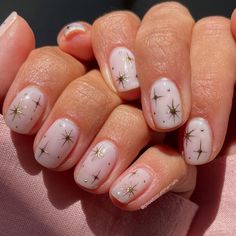 ongles ete  ongles été  ongles colorés  jolis ongles ete   ongles en gel chic nail art rouge Do It Yourself Nails, Star Nail Designs, Cute Short Nails, Milky Nails, Nagellack Trends, Cute Gel Nails, Sparkle Nails, Star Nails, Neutral Nails