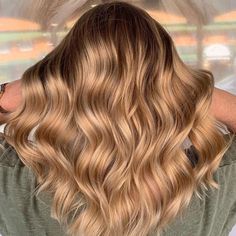 Warm Blonde Hair, Medium Blonde Hair, Blonde Hair Ideas, Strawberry Blonde Hair Color, Golden Blonde Hair, Hair Color Caramel, Hair Color Formulas, Warm Blonde, Human Hair Color