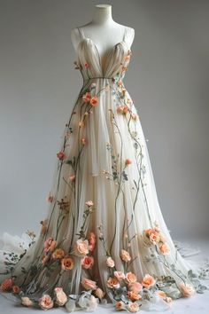 Elf Gown, Storybook Dress, Flower Gown, Different Wedding Dresses, Fashion Dresses For Women, Western Gown, Fairytale Fashion, Exquisite Gowns, Wedding Dresses With Flowers