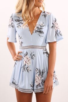 Let You Know Playsuit Blue Áo Blu, Mode Shoes, Play Suit, Outfit Chic, Trivia Questions, Outfit Trends, Floral Outfit, Brunch Outfit, Maxi Skirts