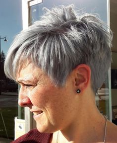 Spiky Tapered Pixie Blond Pixie, Fine Hairstyles, Hairstyles For Women Over 50, Haircut For Older Women, Short Pixie Haircuts, Short Pixie Cut, Short Hairstyle, Pixie Bob