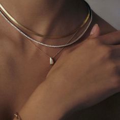 Elevate your style with this stunning 3.50 Carats Diamond Luxury Tennis Necklace in 14K or 18K White Gold, featuring lab-grown diamonds. This exquisite diamond choker necklace makes a perfect birthday present for her. Sparkle with confidence and sophistication, perfect for any occasion. 𝐅𝐞𝐚𝐭𝐮𝐫𝐞𝐬: * 𝐌𝐚𝐝𝐞 𝐭𝐨 𝐎𝐫𝐝𝐞𝐫 * 𝐌𝐞𝐭𝐚𝐥: 𝟏𝟒𝐊 𝐆𝐨𝐥𝐝 | 𝟏𝟖𝐊 𝐆𝐨𝐥𝐝  * 𝐁𝐚𝐧𝐝 𝐂𝐨𝐥𝐨𝐫𝐬: Rose Gold, Yellow Gold & White Gold * 𝐖𝐢𝐝𝐭𝐡: 1.70 MM 𝐂𝐞𝐧𝐭𝐞𝐫 𝐬𝐭𝐨𝐧𝐞: * 𝐒𝐭𝐨𝐧 Luxury Gold Baguette-cut Diamond Necklace, Elegant Gold Baguette Cut Necklace, Elegant Gold Diamond Necklace With Baguette Cut, Elegant Gold Baguette Cut Diamond Necklace, Elegant Gold Diamond Necklace, Baguette Cut, Elegant Gold Baguette-cut Jewelry, Elegant Gold Baguette Cut Jewelry, Timeless Gold Baguette Cut Necklace, Gold Diamond Necklace Baguette Cut As Gift