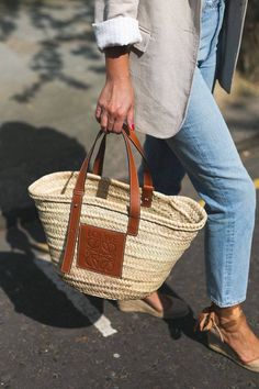 Strand Outfit, Emma Hill, My Style Bags, Street Style Bags, Loewe Bag, Summer Fashion Beach, Wedge Espadrilles, Body Confidence, Jane Birkin