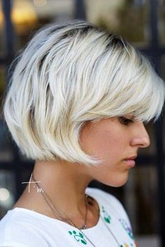 Short Layered Bob Hairstyles For Extra Volume And Dimension ★ Platinum Bob, Short Textured Hair, Short Shag Haircuts, Layered Bob Haircuts, Layered Bob Short, Corte Bob