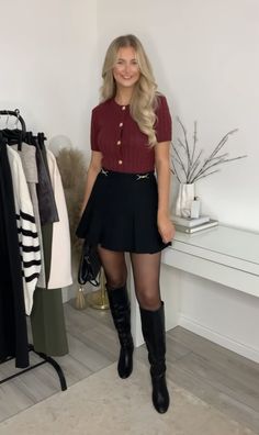 Night Out Outfit Shorts, Feminine Work Outfit, Pairing Ideas, Skirts Style, Boots 2024, Outfit Shorts