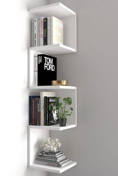 Vous avez des décorations et des livres partout dans votre maison ou votre bureau ? Si vous craignez de les perdre et de les voir dans des endroits différents où ils n'ont pas leur place, voici votre meilleur sauveur. Évaluez vos coins. Le produit est notre fabrication. Vous pouvez créer l'espace dont vous avez besoin pour vos petits objets. Son design et son style uniques en font une décoration idéale pour une pendaison de crémaillère. Le choix Decorating Shelves, Modern Kitchen Design Luxury, Living Room Tv Wall, Kitchen Remodeling Projects, Dressing Room Design, Decoration Inspiration, Diy Furniture Couch