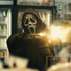 Ghostface Scream Vi, Ghost Face Scary Movie, Ghostface Icons, Ghostface Pfp, Ghostface Wallpaper, Scream Characters, What's Your Favorite Scary Movie, Scream Franchise