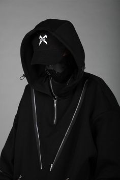 When choosing your Techwear "Ankoku" Hoodie, there are two colors to choose from. The first one is the classic Black, and the second one is a light blue. In order for it to fit you as well, it is advisable to choose it one or two sizes larger than your normal size. This is because the garment is available in Asian size. Whatever your body type, it will fit you if you choose the right size. A drawstring with stopper is available at the neck, and a thumb loop is provided at the wrist. Ropa Dark, Tactical Hoodie, Techwear Hoodie, Turtleneck Hoodie, Cyberpunk Techwear, Techwear Jacket, Hiphop Streetwear, Zipper Hoodies, Hoodie Streetwear