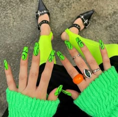 Neon Green Aesthetic Nails, Ferxxo Nails, Nail Designs Baddie, Marron Nails, Trippy Nail Designs, Green Neon Nails, Trippy Nail Art, Nails One Color, Buchona Nails