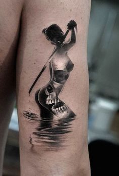 Tattoo Fade Out, Epic Tattoo Designs, Gory Tattoos For Women, Back Mural Tattoos, Open Skin Tattoo, Dangerous Tattoo Design, Savior Tattoo Ideas, Dark Female Tattoos, Creepy Spine Tattoos