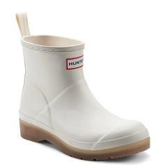 Brand New Women’s Size 7, 38eu. The Only Short White Hunter Boots To Be Made. Sold Out On Their Website Women Hunter Boots, White Round Toe Rain Boots For Spring, White Hunter Boots Outfit, White Hunter Boots, Hunter Short Rain Boots, Womens Hunter Boots, Hunter Refined, Hunter Boots Outfit, Short Rain Boots