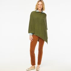 Poncho Styling, Poncho For Women, Best Sweaters, Fall Suit, Sweater Poncho, J Crew Style, Poncho Style, Poncho Sweater, Women's Sweaters