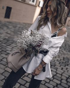 White Shirt Outfits, Trendy Spring Outfits, Fashion Week Outfit, Outfits To Copy, Cozy Fall Outfits, Spring Work Outfits, Blogger Outfits, White Shirts Women, Spring Fashion Outfits