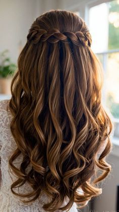 Half Up Half Down Bridesmaid, Down Bridesmaid Hair, Tail Hairstyle, Fall Hairstyles, Trending Nails, Wedding Hair Down