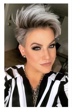 Hairstyles For Grey Hair, Funky Haircuts, Balayage Straight Hair, Short Curly Hairstyles For Women, Short Bobs, Short Grey Hair, Hair Pixie, Super Short Hair, Sassy Hair