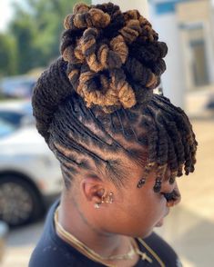 Loc Updo With Bangs, Professional Loc Hairstyles, Sisterloc Hairstyles, Dread Ideas, Locs Ideas, Dyed Dreads