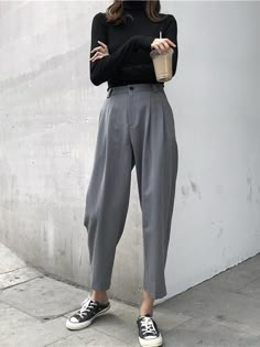 Celana Jogger Wanita, Suit Pants, Fashion Streetwear, Looks Style, Mode Inspiration, Looks Vintage, Outfits Casuales, Casual Outfit