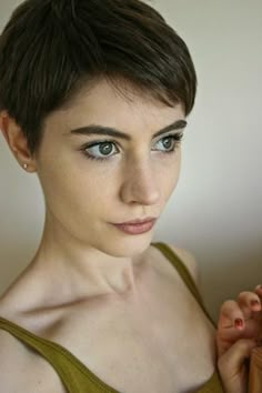 Fine Hair Pixie Cut, Fine Hair Styles For Women, Dunner Wordend Haar, Pixie Crop, Best Pixie Cuts, Short Pixie Cut, Haircuts For Fine Hair, Short Haircut