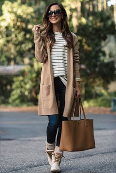 Business Casual Duck Boots, How To Wear Duck Boots, Muted Autumn, Rain Outfit