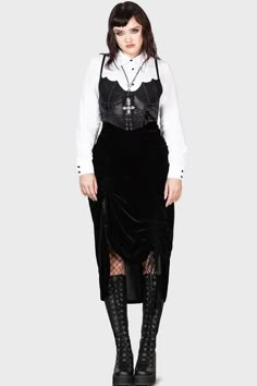 Grunge Goth Fashion, Nugoth Outfits, Soft Goth Outfits, Velvet Skirt Outfit, Clean Goth, Satin Dress Outfit, Soft Goth, Goth Skirt, Plaid Skirt Outfit