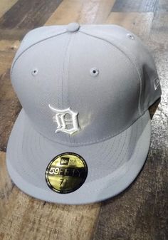 New Era Detroit Tigers Mens Grey 59FIFTY Fitted Hat - 59005379 Cap Outfit Men, Fitted Hats Men, Baseball Fitted Hats, Streetwear Caps, Custom Fitted Hats, Swag Hats, Streetwear Hats, Baseball Cap Outfit, Dope Hats