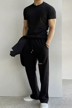 Classy Black Outfit Men, Gym Men Aesthetic, Gym Outfit Men Style, Black Gym Outfit, Sporty Outfits Men, Dapper Gentleman Style, Gym Outfit Men, Trendy Boy Outfits