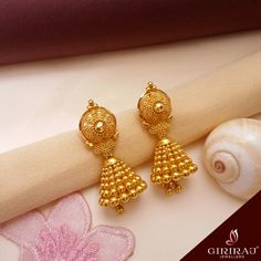 Gold Zumka Design, Jimikki Kammal Gold, Gold Jhumka Designs Indian Weddings, Small Jhumki Earrings Gold, Jumki Design Gold, Jhumki Earrings Gold Indian Weddings, Jumka Design Gold, Gold Earrings For Women Indian, Dailyware Earrings Gold