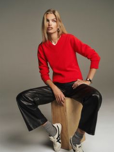 Who, me? Shop the Petites Veda Vida Low Rise Leather Pant from Reformation, a low-rise leather pant with a relaxed leg. Red V Neck Sweater, Look Adidas, Estilo Indie, Work Wear Outfits, Skandinavian Fashion, London Outfit, Uni Outfits, Autumn Fits, Cold Outfits