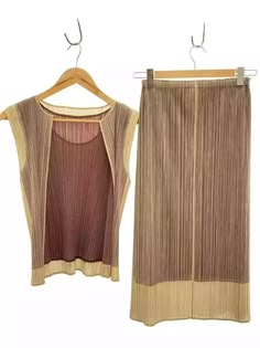 PLEATS PLEASE ISSEY MIYAKE set up Skirt brown 3 | eBay Structured Womens Clothing, Sets Skirt And Top, Y2k Fashion Graphic Design, Japanese Style Clothes Women, Vintage Designer Clothes, Issey Miyake 90s, Pleating Fabric, Pleated Clothes, Issy Miyake