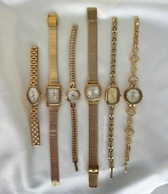 Jewelry Accessories Gold, Gold Watch Stack, Gold Jewelry Inspiration, Watch And Bracelet Stack, Bracelet With Watch, Y2k Watch, Jewellery Stacking, Air Heads, Watch Rings