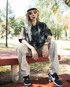 Chicana Outfits, Chola Fits, Gangster Clown, Chica Chola, Boss Lady Outfit, Chola Girl, Chicano Style, Chola Style, Estilo Cholo