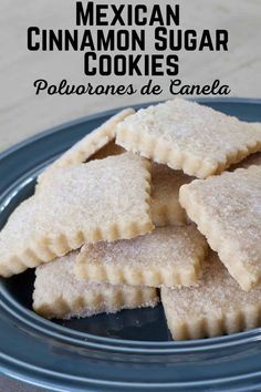 mexican cinnamon sugar cookies on a plate with the title in spanish above it and below