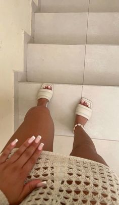 Toenail Designs Summer, 23 Summer, Holiday Outfits Summer, Sun Tanning, Summer Toes, Summer Toe Nails, Toe Nail Designs, Boost Your Confidence, Holiday Pictures