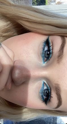 Makeup Inspo Concert, White Eyeliner Makeup Hooded Eyes, Blue Simple Makeup, Hoco Make Up, Hoco Makeup Ideas For Blue Eyes, Blue Makeup Looks Simple, How To Make Blue Eyes Pop, Evanescence Concert, Pretty Eyeliner