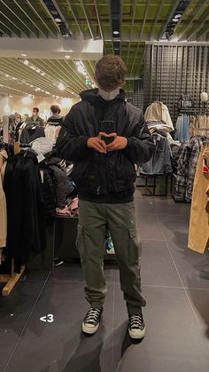 Men's Converse Outfit, Men’s Fashion Converse, Converse Winter Outfit Men, Men’s Outfits With Converse, Men Black Converse Outfit, Chuck 70 Plus Outfit Men, Styling Converse High Tops Men, Guys In Converse, Black Chuck 70 Outfit Men