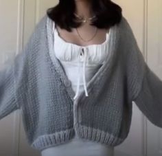 Girl Clothes Aesthetic, Grey Cardigan Outfit, Flowy Outfits, Cardigan Outfit, Aesthetic Fits, Clothes Aesthetic, Grey Cardigan