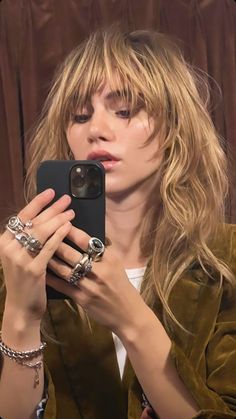 Shaggy Haircuts For Women, Micro Pony, Shaggy Haircut, Suki Waterhouse, Wolf Cut, Hair Color And Cut, Haircuts For Women, Cut My Hair