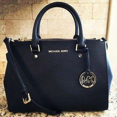 amazing with this fashion bag! 2015 MK Handbags discount for you! only $39 ！THIS OH MY GOD ~ MK handbags Outlet Online, Check it out!! Sac Michael Kors, Outlet Michael Kors, Rich Clothes, Michael Kors Selma, Michael Kors Handbag, Cheap Michael Kors, Michael Kors Outlet, Michael Kors Purse