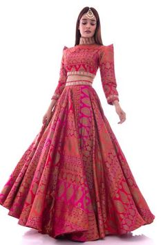 Simple Lehenga, Lehenga Designs Simple, Gaun Fashion, Indian Gowns Dresses, E Mc2