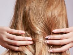 Nails Grow Faster, Thicken Hair Naturally, Grow Nails Faster, Shampoo For Thinning Hair, Best Hair Oil, Hair Issues, How To Grow Nails, Short Grey Hair, Collagen Powder