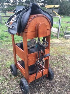 Lockable and mobile Saddle tack stand /equestrian Saddle Shed Ideas, Saddle Rack Ideas Tack Rooms, Horse Tack Room Ideas, Stable Ideas Tack Room, Tackroom Ideas Equestrian, Small Tack Room Organization, Diy Tack Room